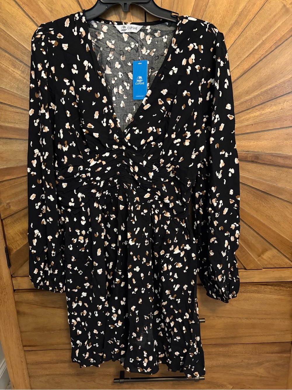 Cupshe Black Long-Sleeve v-neck Dress with Cream & Tan Print